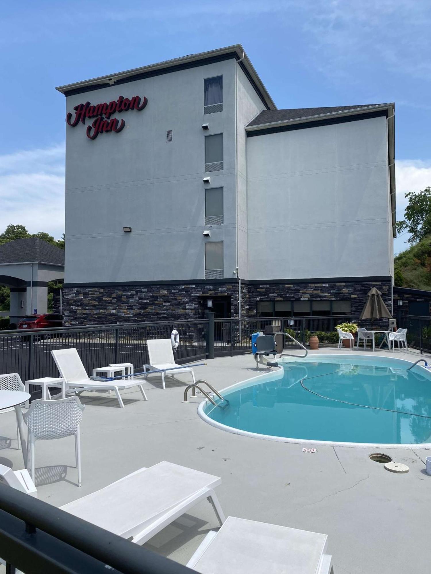 Hampton Inn Ft. Chiswell-Max Meadows Exterior photo